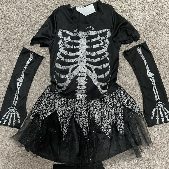 “Sassy Skelegirl” costume 💀✨ - Picture 4 of 8